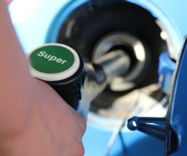 Costo benzina 2017: allarme aumento prezzi